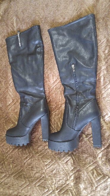 Ölçü: 39.5, rəng - Qara, Yeni