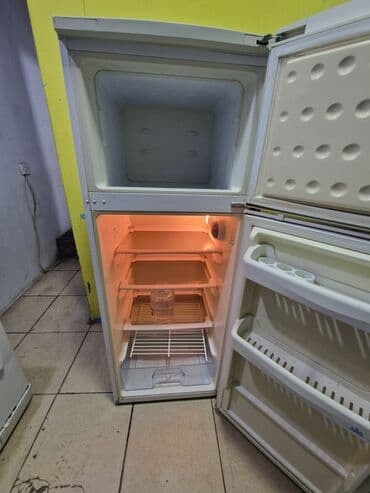 ucuz soyuducular: İşlənmiş 2 qapılı Beko Soyuducu Satılır, rəng - Ağ, Təkərli — 3