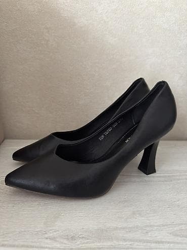 Qadın ayaqqabıları dəsti - Model 1: Klasik qara qadın tuflisi - Ucu