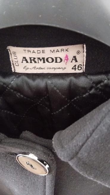 Palto satilir. Az qeyinilib. Çox yaxşı vəziyyətdədir. Qiymət — 2