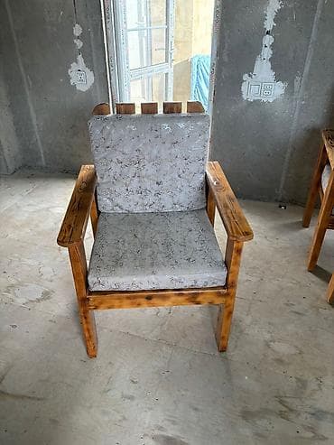 1 gunluk bag evleri: Dördbucaq masa, 8 stul, Açılmayan, Stullar ilə, Taxta — 4