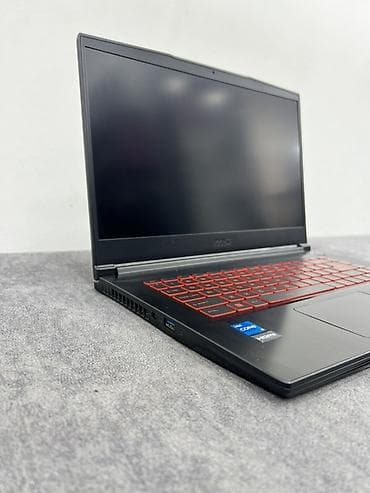 gaming notebook qiymetleri: İşlənmiş MSI, 15.6 ", Intel Core i3, 512 GB, Ünvandan götürmə, Ödənişli çatdırılma — 2