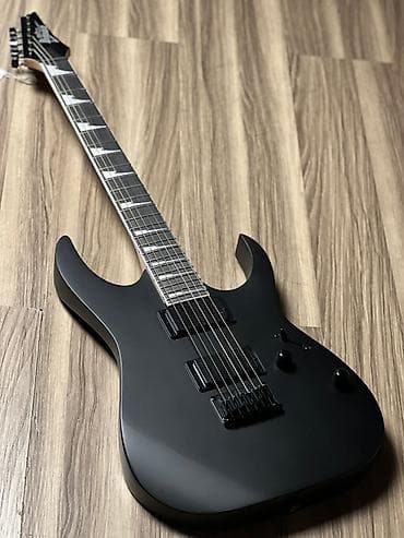 Musiqi alətləri: Ibanez GIO RG Series elektrik gitara + VOX kombosu Məzmun: - Gitara — 1