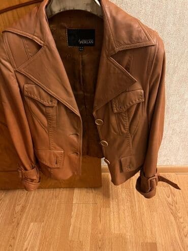 Brend: Furlan Model: qısa dəri pencək - Rəng: isti karamel/qəhvəyi