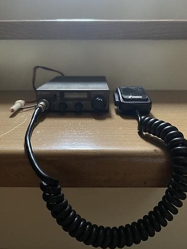 Радио: CB radio stansiyası – Stabo xm3082 (+ mikrofon) Xüsusiyyətlər: - — 1