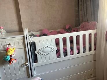 ikinci əl uşaq carpayısı: Oğlan və qız üçün, İşlənmiş, Beşik, Matras ilə, Yellənmə mexanizm ilə — 3