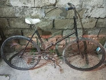 desna 2 velosiped: Velosiped Desna modeldir.28lik ölçüdədir.Tək problem oturanda pedal — 1