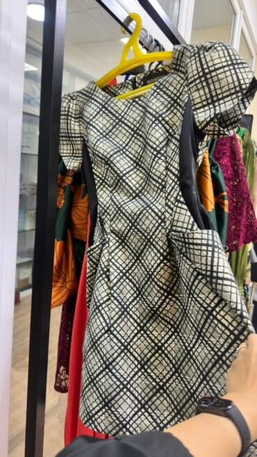 atlas donlar: Qadın geyimləri – şık donlar kolleksiyası - Yaşıl atlas effektli maxi — 2