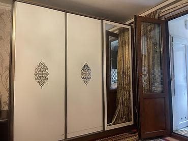 tek stolar: İşlənmiş, 2 qapılı, Güzgülü, Bej, Kupe, Düz dolab — 1