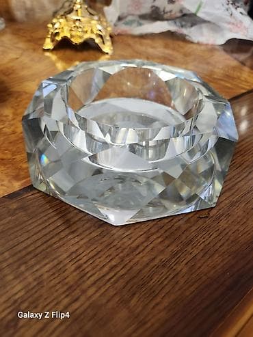 Kristal külqabı - Material: büllur/kristal şüşə - Forma: çoxüzlü