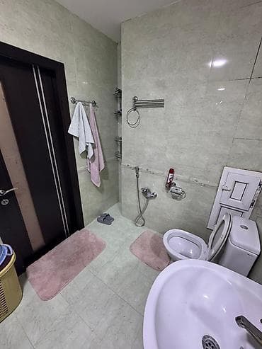 kirayə menziler: Həsən bəy Zərdabi prospekti, “Baku Mall”ın yanı – 2 otaqlı, əşyalı — 10