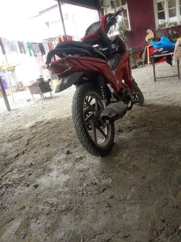 pirus masini qiymeti: Qırmızı rəngli “efir” skuter/moped Xüsusiyyətlər: - Rəng: qırmızı — 2