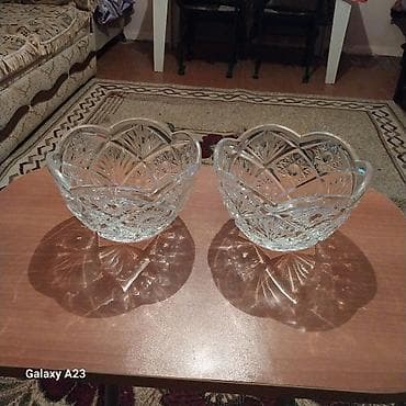 halı: Klassik naxışlı şüşə dəst Tərkib: - 2 ədəd ayaqlı desert/qədəh qabı – — 2