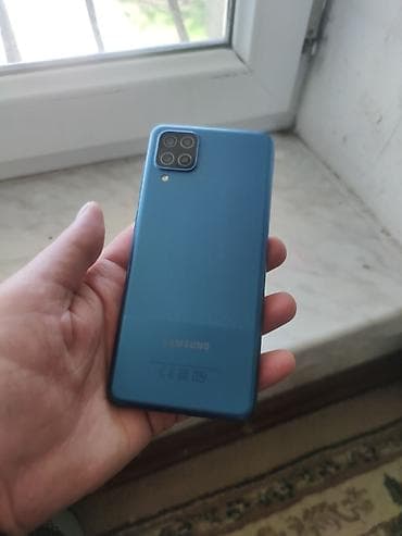 samsung galaxy note: Məhsul: Mavi rəngli smartfon Xüsusiyyətlər: - Korpus: nazik və yastı — 6