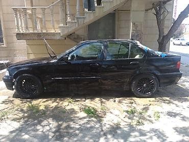 bmw satıram: BMW 3 Seriya (E36) sedan, qara rəng. - Kuzov: 4 qapılı sedan, qara — 1