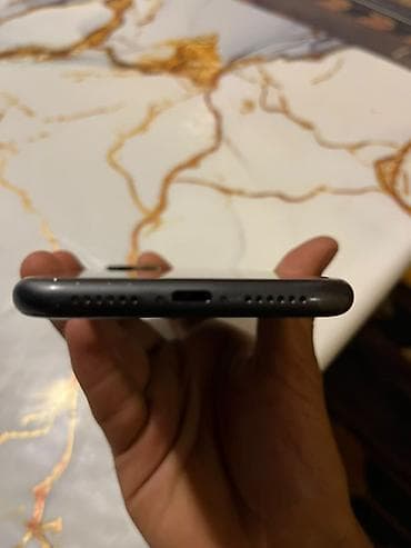 ipone 7 plus: IPhone 11, 64 GB, Qara, Face ID — 6
