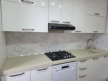 real qiz sekilleri: Ağ rəngli müasir mətbəx dəsti - Üst və alt dolablar: Parlaq ağ — 1