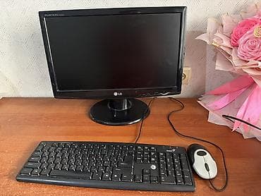 Monitorlar: LG Flatron W1943SS monitor + Genius klaviatura və simli optik siçan — 5