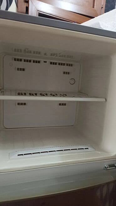 samsung soyuducularin qiymeti: 2 qapılı Samsung Soyuducu Satılır, rəng - Gümüşü, Təkərli — 10