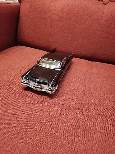Kolleksiya üçün metal model avtomobil - Qara rəngli, klassik sedan — 1