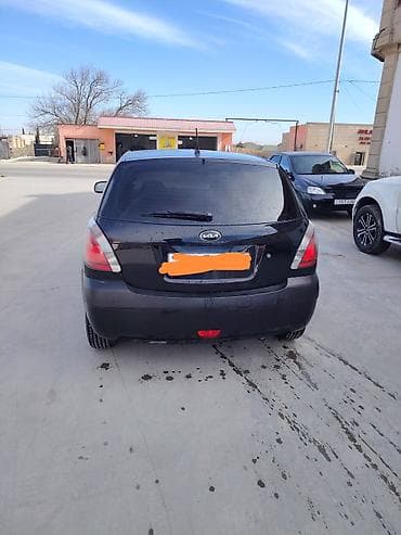 tap.az mersedes: Kia Rio, qara rəng, hetçbek kuzov. Texniki xüsusiyyətlər və təchizat — 1