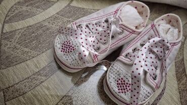 cutlukler ucun geyimler instagram: Parçadan qaşlı körpə ayaqqabısı 4ay — 2