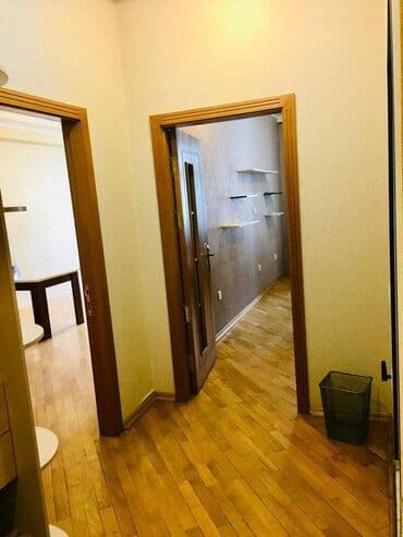 kiraye ev 7 mkr: Yasamal rayonu,Nizami metro yaxınlığı,6 cı paralel küçəsi,15 — 7