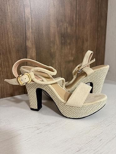 Новые.размер 36 .цена 15 манат. Tezedi.razmer