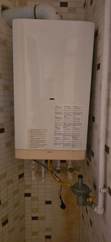 Radiatorlar: 24lük kombi işləkdir. Ünvan Masazır Yeni Bakı — 1