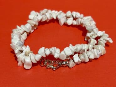 gümüş qolbaqlar qadin üçün: Təbii firuzə daşlardan hazırlanmış 2 ədəd boyunbağı dəsti. İkisi — 4