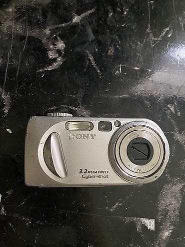 mp 3 player: Satılır: Sony Cyber-shot DSC-P8 rəqəmsal fotoaparat (retrocamera) - — 1