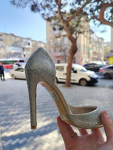 gumuw: Ölçü: 35, rəng - Gümüşü, Yeni — 1