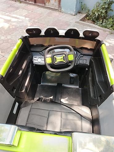 deri plas: Uşaq elektro-avtomobili – 4x4 off-road jeep stili - Güclü 4x4 təkərli — 5