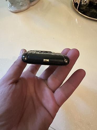 philips xenium 9@9s: Vertu Constellation Quest, 8 GB, rəng - Qara, Düyməli — 4