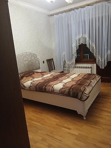 4 otaqlı ev alıram: Bakı, 8-ci mikrorayon, 4 otaqlı, Köhnə tikili, 110 kv. m — 3