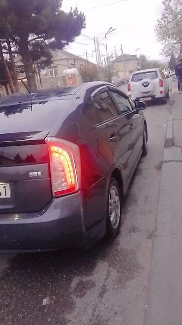 masin satsi: Toyota Prius: 1.8 l | 2011 il Hetçbek — 9