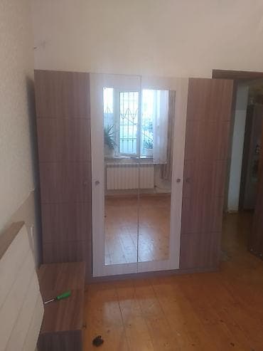 4 qapılı, Güzgülü, Qəhvəyi, Digər material, Açılan, Düz dolab