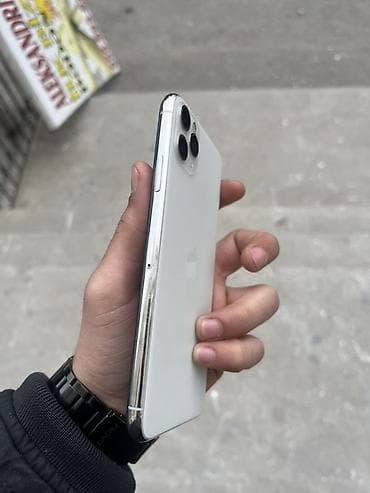 a03 ikinci el: IPhone 11 Pro Max, 64 GB, Ağ, Simsiz şarj, Zəmanət, Face ID — 2