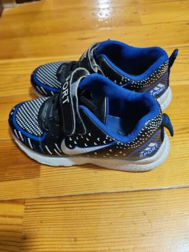 yeniyetmələr üçün qış ayaqqabıları: Uşaq idman krossovkaları - Rəng: qara-mavi, ağ detallarla - Üst — 2