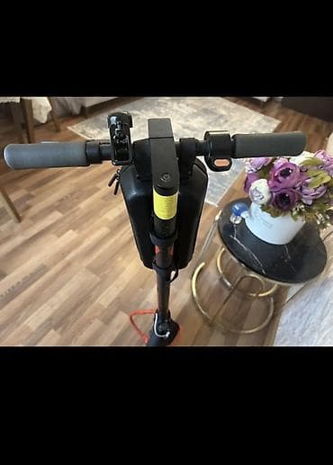 skute: İşlənmiş Elektrik samokat 8", 501 - 750 Vt, 16 - 25 km/s, Ünvandan götürmə, Ödənişli çatdırılma — 4