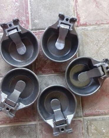 cucə su qabı: Heyvanlar üçün hazırlanmış bu içmə qabları, müxtəlif materiallardan — 1