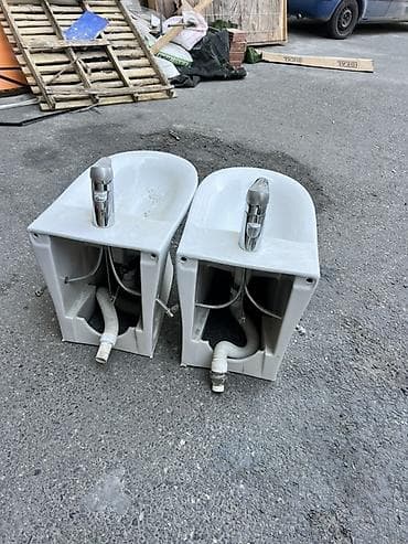 demir su cəni: İki ədəd mərtəbəli bidet dəsti - Model: döşəməyə quraşdırılan keramik — 2