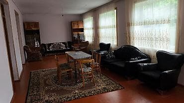 kiraye evlər: Dağ mənzərəsi ilə həyətyanı bağ evi Qaxbaş kəndində yerləşir. İlisu — 6