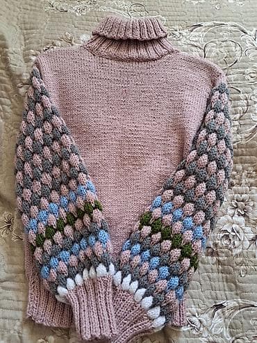 Şəxsi əşyalar: Toxunma qadın sviteri - Rəng: əsas bədən toz pembe; qollar çoxrəngli — 1