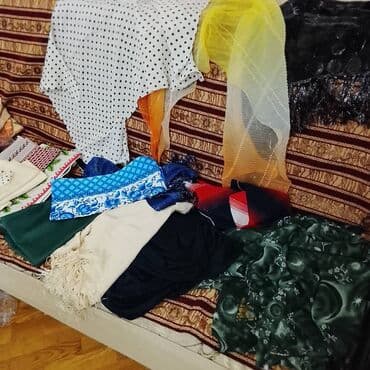 gülməxmər parçalar: Müxtəlif parça dəstləri - Rəng və naxış çeşidi: təkrəng (mavi — 3