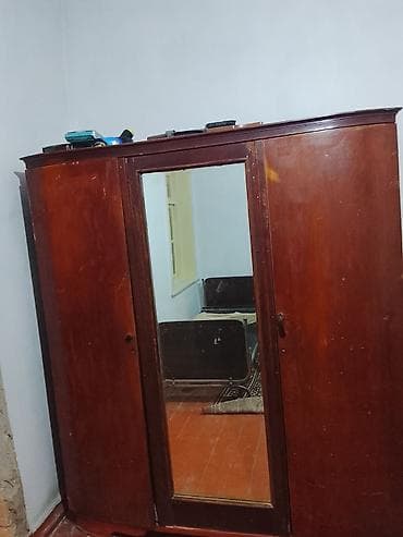 3 qapılı, Güzgülü, Qəhvəyi, Taxta, Açılan, Düz dolab