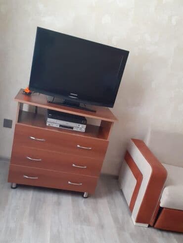 тумбочка под телевизор: Tv 82 ekran samsung. pultu var .svetnoydur. Qiymet 70 azn Unvan — 1