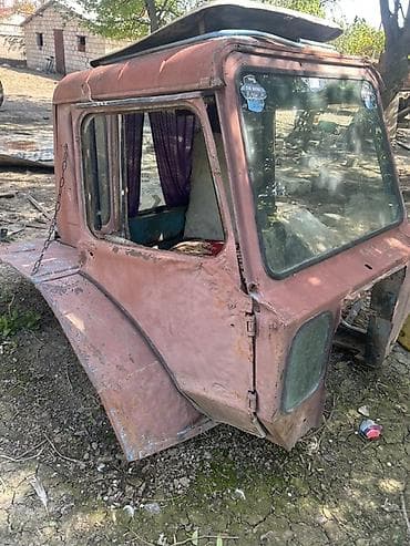 yem uyuden drabilka: MTS/Belarus tipli traktor üçün kabina komplekti - Metal karkaslı, dam — 5