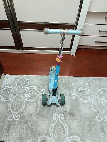 Əlcəklər: Uşaq skuterı – 3 təkərli - Qatlanıb yığıla bilir - Tam işləkdir,heç — 1