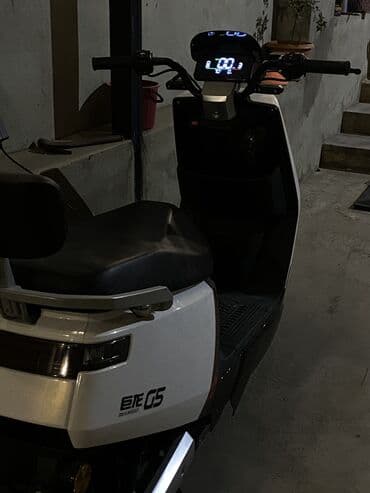 xiomi skuter: Elektrik skuter - Rəng: ağ/krem - Arxa hissədə geniş LED stop işığı - — 5